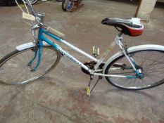 Ladies Universal Cycle - White