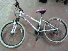 Avigo Girls Mountain Bike - White and Pink