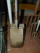 3 Garden Spades
