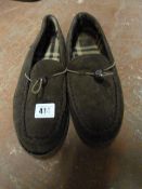 Pair of Thinsulate Size 9-10 Moccasin Slippers