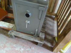 Combination Safe on Pallet