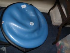 BOSU BALANCE TRAINER