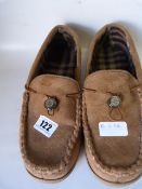 Pair of Mens Waterproof Slippers Size 7-8