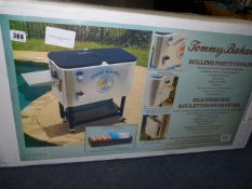 *100QT ROLLING CO0LER FY15