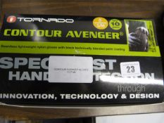 *CONTOUR AVENGER GLOVES