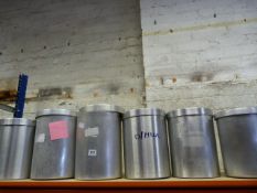 7 Lidded Grundy Food Storage Containers