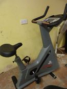 Life Fitness 9500 HR Upright Cycle
