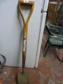 Bulldog Spade with Hickory Shaft