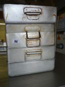 5 Grundy Baking Trays