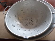 Large Coulinder & Aluminium Bowls