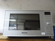 *Panasonic 1000W Invertor Microwave Model NN-CF760M
