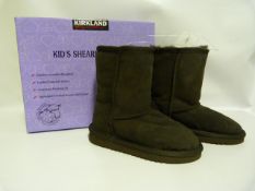 *Pair of Kirkland Signature Ugg Style Boots in Brown Sheepskin - Size 11