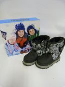 *Pair of Khombu Kids Boots Black Camo - Size 5M