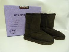 *Pair of Kirkland Signature Ugg Style Boots in Brown Sheepskin - Size 11