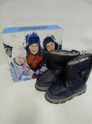 *Pair of Khombu Kids Boots Navy - Size 12M