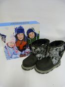 *Pair of Khombu Kids Boots Black Camo - Size 9M