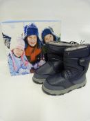 *Pair of Khombu Kids Boots Navy - Size 4M