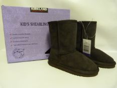 *Pair of Kirkland Signature Ugg Style Boots in Brown Sheepskin - Size 10