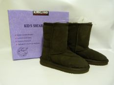 *Pair of Kirkland Signature Ugg Style Boots in Brown Sheepskin - Size 11