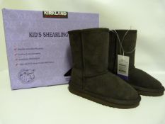 *Pair of Kirkland Signature Ugg Style Boots in Brown Sheepskin - Size 10