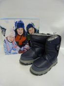 *Pair of Khombu Kids Boots Navy - Size 3M