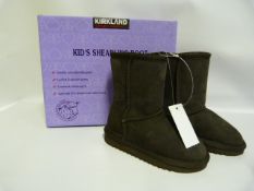 *Pair of Kirkland Signature Ugg Style Sheepskin Boots Brown - Size 9