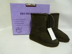 *Pair of Kirkland Signature Ugg Style Sheepskin Boots Brown - Size 9