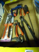 Box Containing 8 Hand Tools