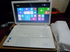 *TOSHIBA L50-B-2EC 15.6  