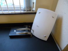 Curtess DVD Player & Table Lamp