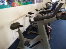 Life Fitness 9500HR Upright Cycle