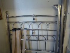 *MELANI K/SIZE METAL BED