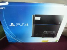 *SONY PS4 + DUAL SHOCK