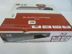 *LG BP240 BLU-RAY DISC PLAYER