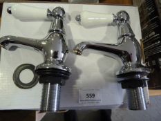 *3 Pairs of Swirl Period Bath Taps