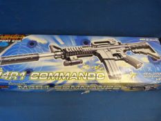 *Air Soft M4R1 Commando Sports Gun
