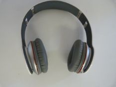 *Set of Beats Solo HD Headphones - White