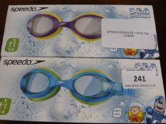 *S2 Pairs of SPEEDO GOGGLES + DIVE TOY