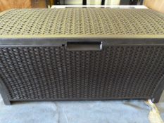 *SUNCAST DECK BOX 122 GAL