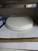 *4 Swirl White Toilet Seats