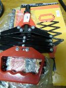 Set of Lazy Tong Riveters