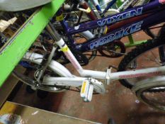 Lady's Universal Folding Cycle - White
