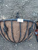 *Tom Chambers Spiral Half Round Hay Rack Hanging Basket 16