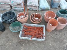 *Mixed lot of Hanging Baskets - Plant Pots - Trays etc