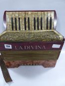 La-Divina Accordion