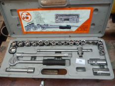 25 Piece Socket Set