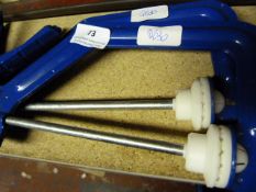 2 Quick Release Clamps