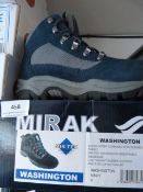 *Pair of Mirak Washington Navy Size 4 Trekking Boots