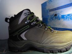 *Pair of Avalon Size 3 Trekking Boots - Khaki Green