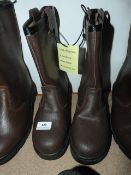 *Pair of Dark Brown Size 41 Rigger Boots